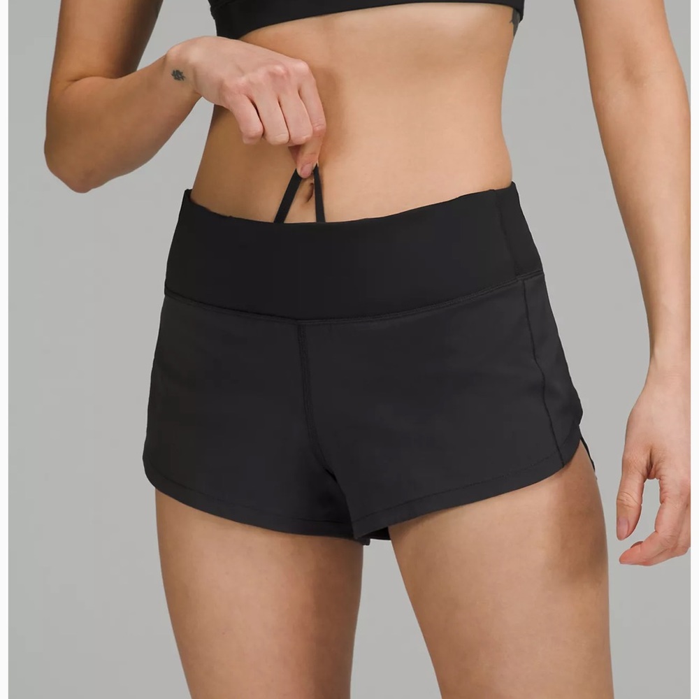 Lulu lemon speed up low rise lined shorts 2.5”